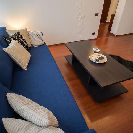 Spacious 2Br Dristor Apartment Bucarest Extérieur photo