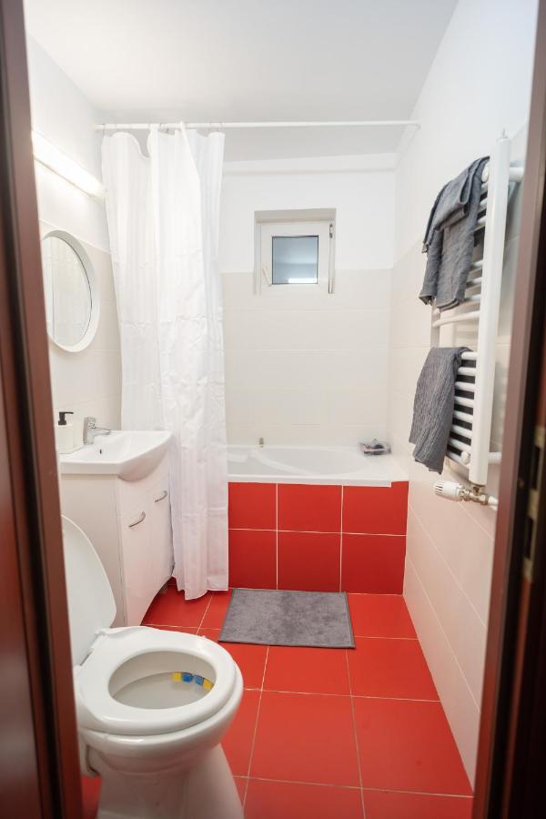 Spacious 2Br Dristor Apartment Bucarest Extérieur photo