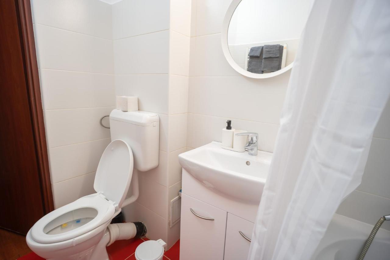 Spacious 2Br Dristor Apartment Bucarest Extérieur photo