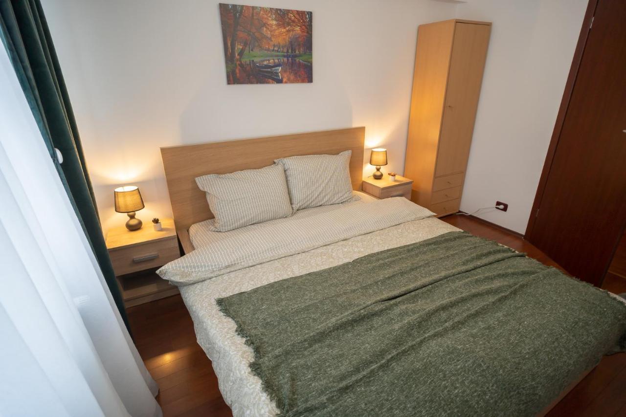 Spacious 2Br Dristor Apartment Bucarest Extérieur photo