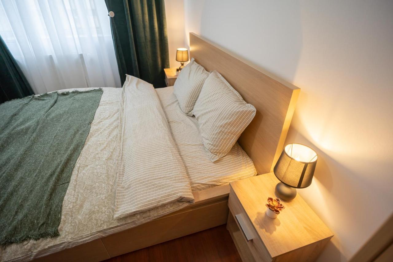 Spacious 2Br Dristor Apartment Bucarest Extérieur photo