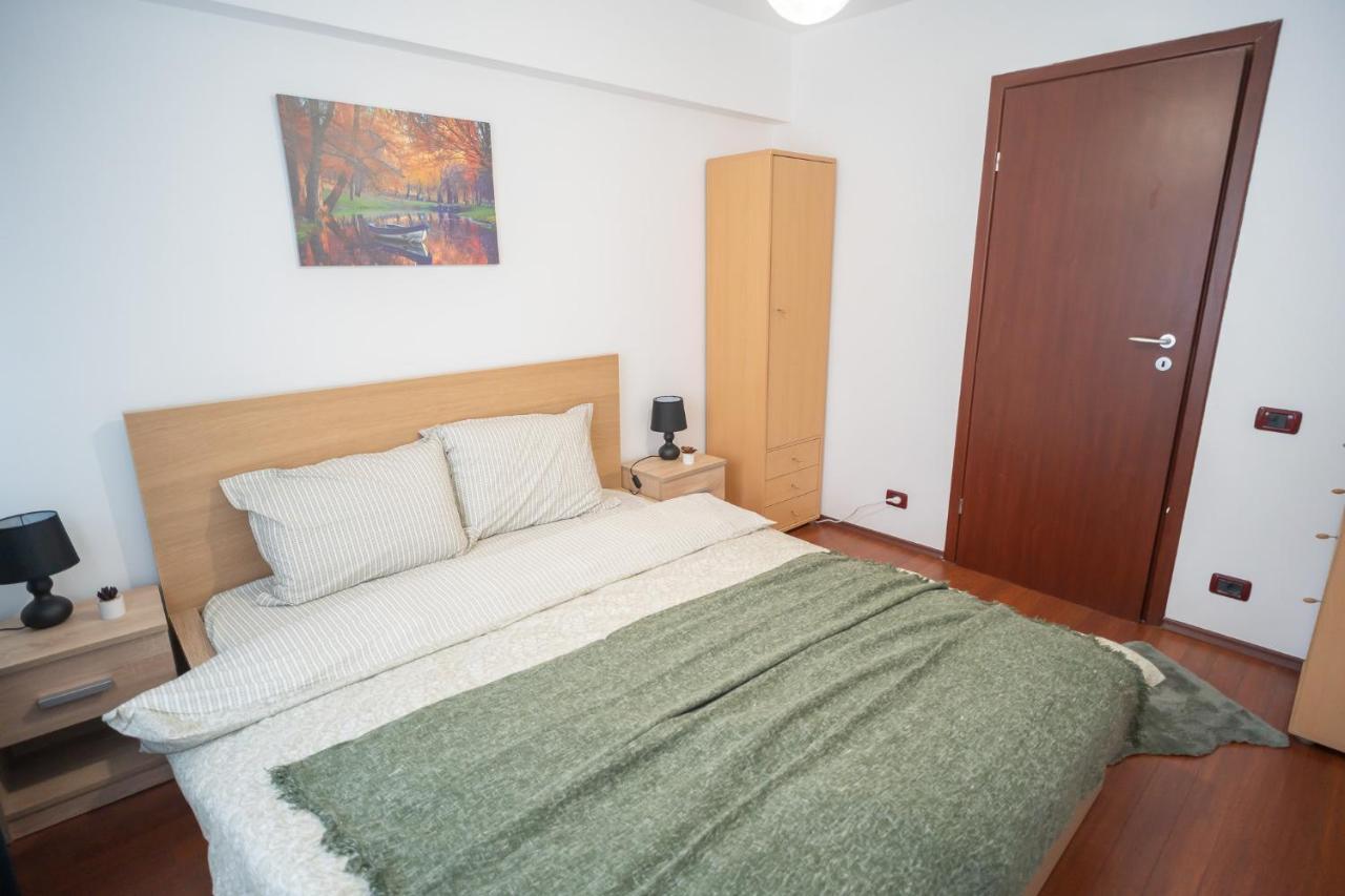 Spacious 2Br Dristor Apartment Bucarest Extérieur photo
