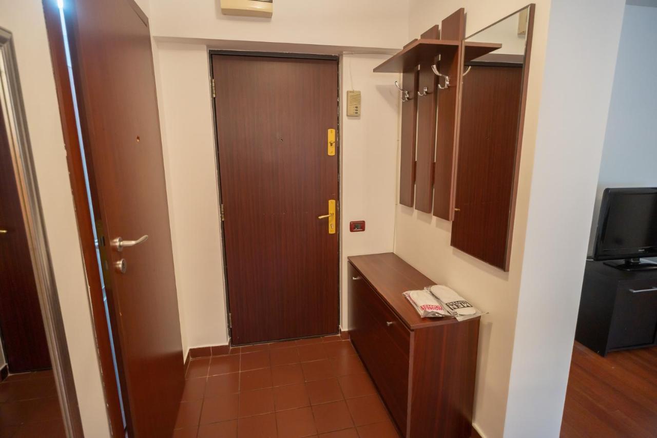 Spacious 2Br Dristor Apartment Bucarest Extérieur photo