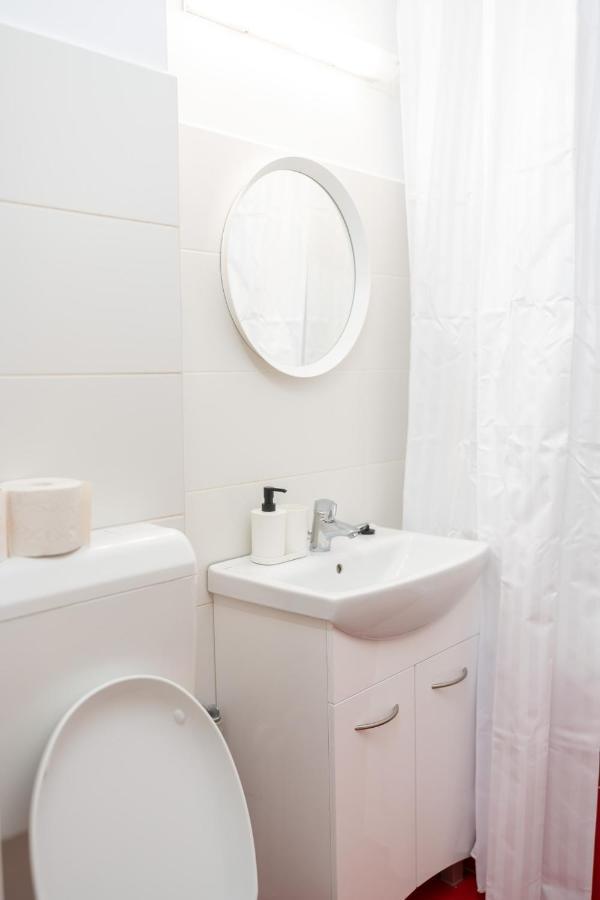Spacious 2Br Dristor Apartment Bucarest Extérieur photo